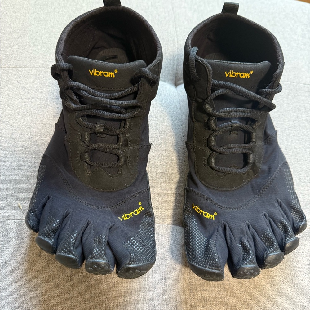Vibram Black FiveFingers Toe Shoes